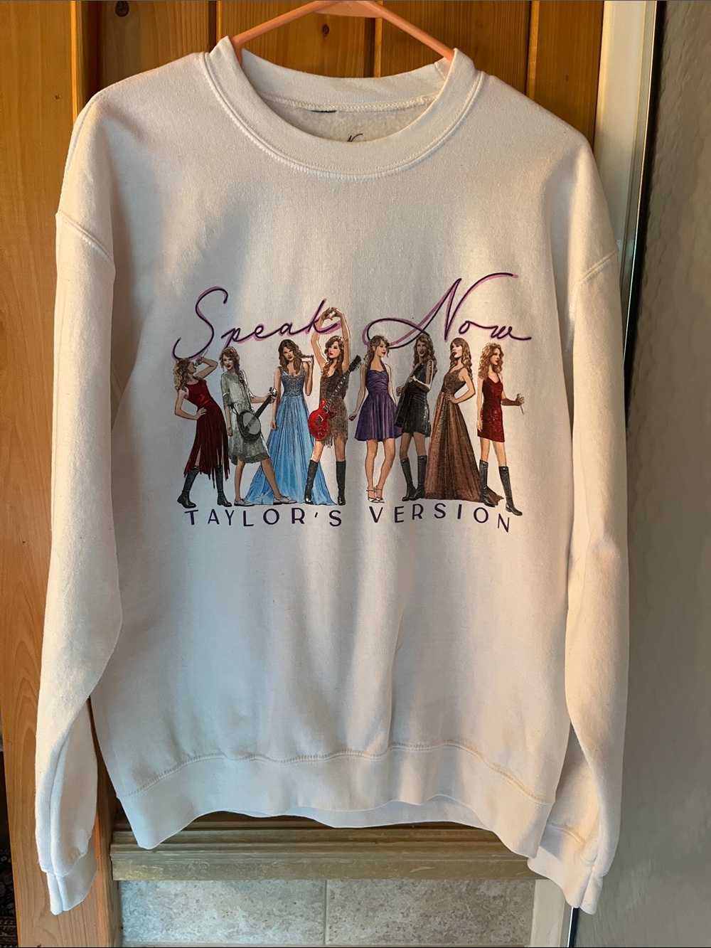 Taylor Swift White 'Speak Now' Graphic Crewneck Sweatshirt